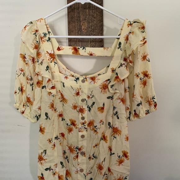 Yellow floral top - Picture 2 of 2